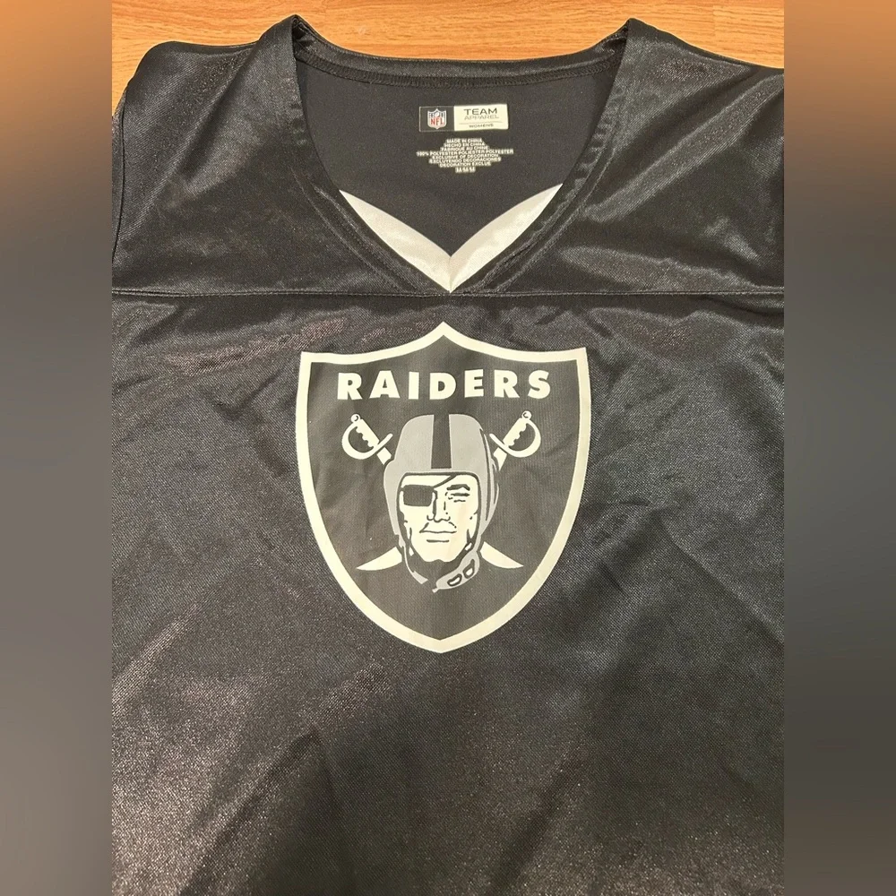 Las Vegas Raiders V-Neck Jersey Women’s Medium - Picture 5 of 10